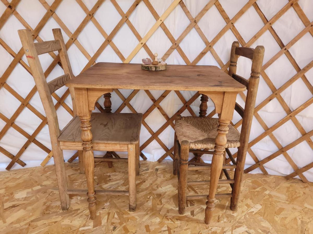 מלון אארסחוט Slapen Tussen De Ezels In De Yurt מראה חיצוני תמונה