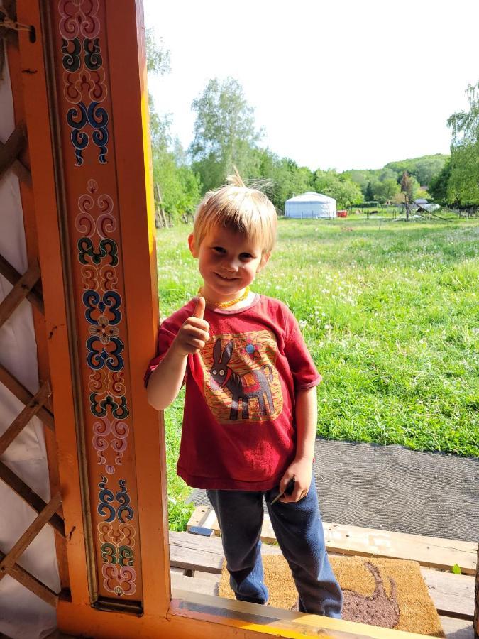 מלון אארסחוט Slapen Tussen De Ezels In De Yurt מראה חיצוני תמונה